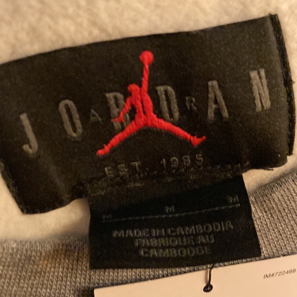NWT Jordan Essentials Fleece Crewneck Sweatshirt Medium Gray - Picture 5 of 7